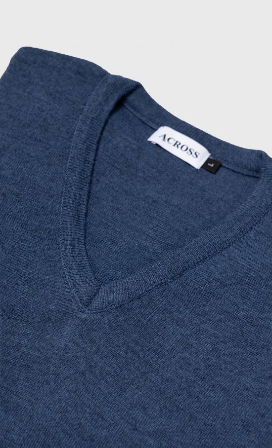 Pull col V en laine mérinos 2 fils bleu